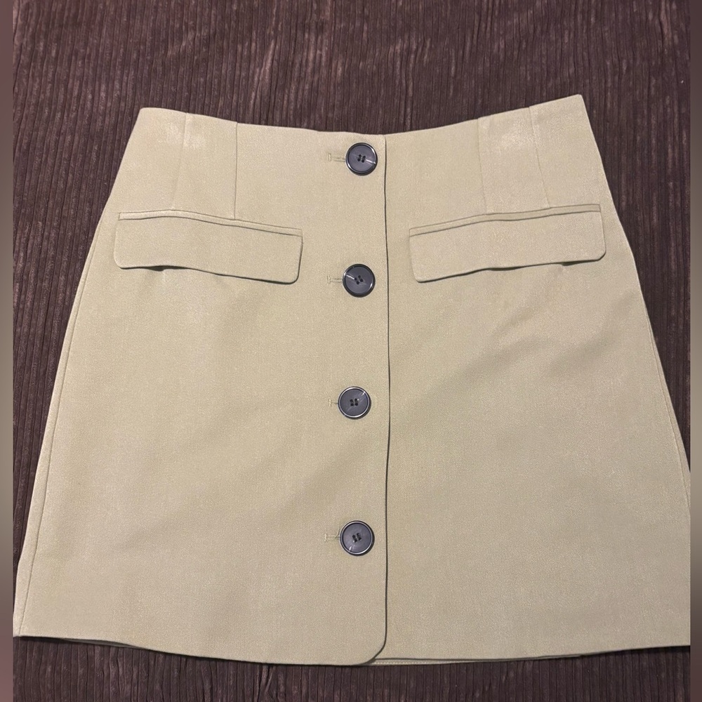 Tailored Button Up Mini - Picture 2 of 5